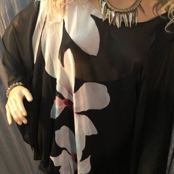 Alfani Sheer print black top - Picture 2 of 4